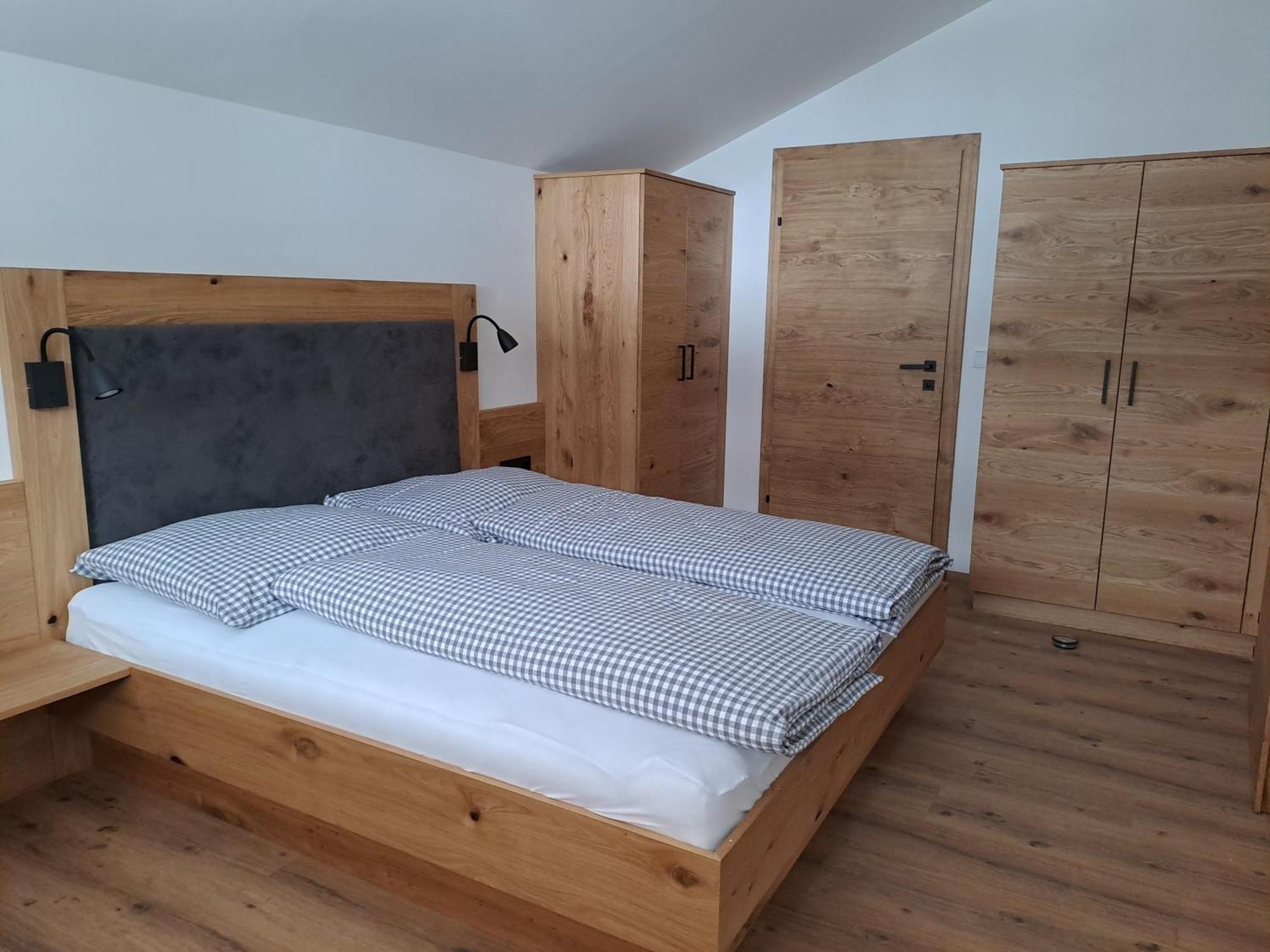Zimmer & Appartements Schwarzenbacher Sonja & Konrad Клайнарл Екстериор снимка